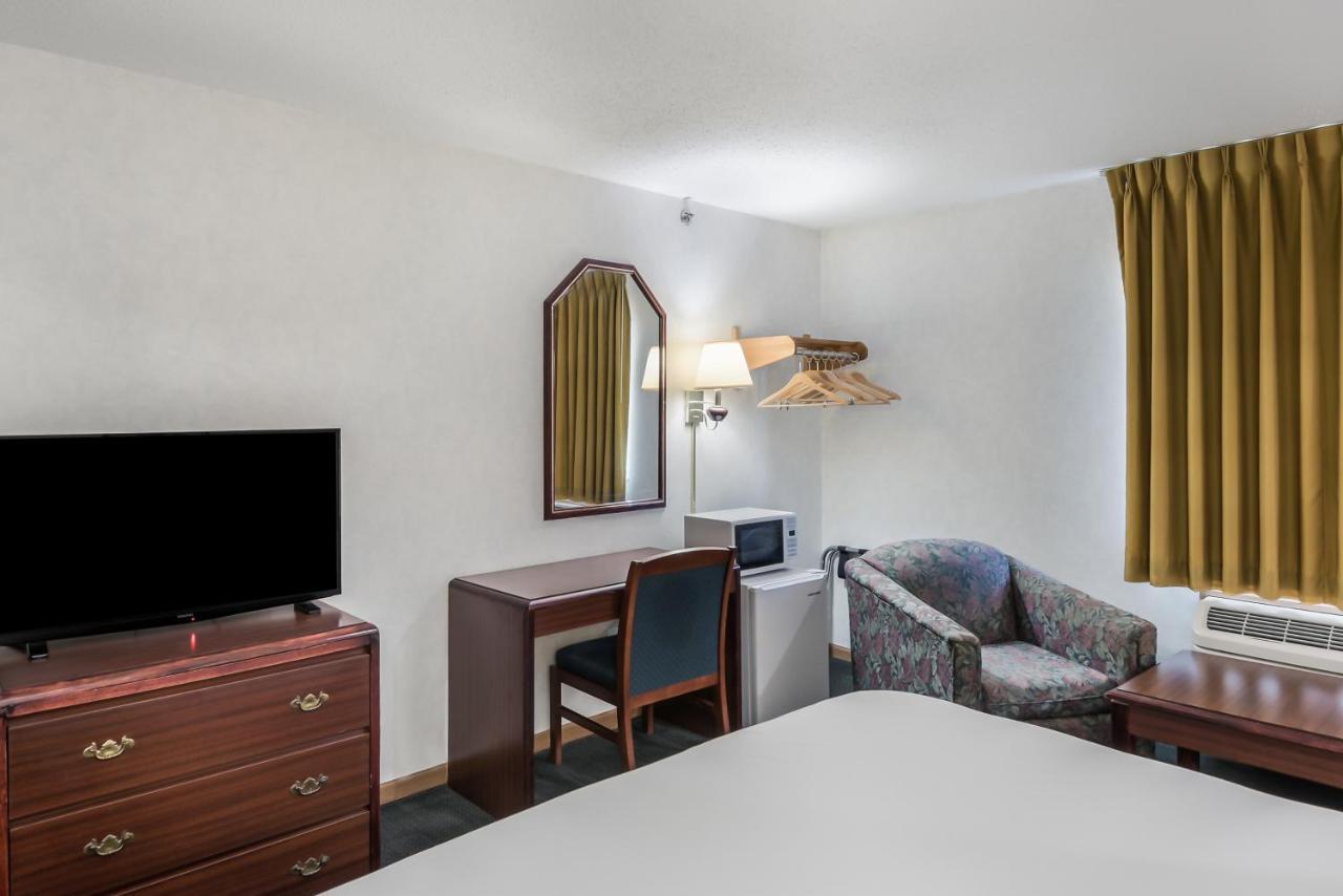 Motel Americas Value Inn-wenona